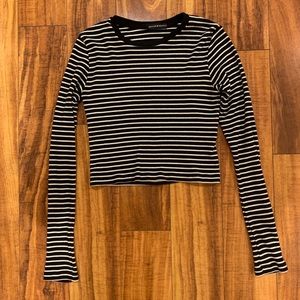 Brandy Melville long sleeved crop top